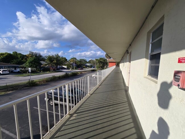 Photo - 609 S State Rd 7 Unit 2C