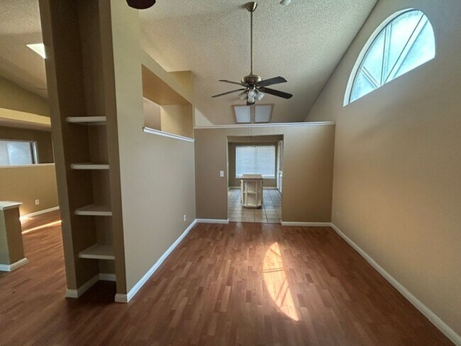 Photo - 3 bedroom 2 bathroom in Desirable SW Visalia!