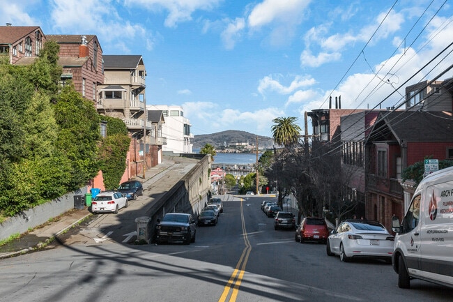 2355 Leavenworth