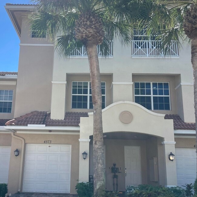 Building Photo - 4573 Artesa Way N