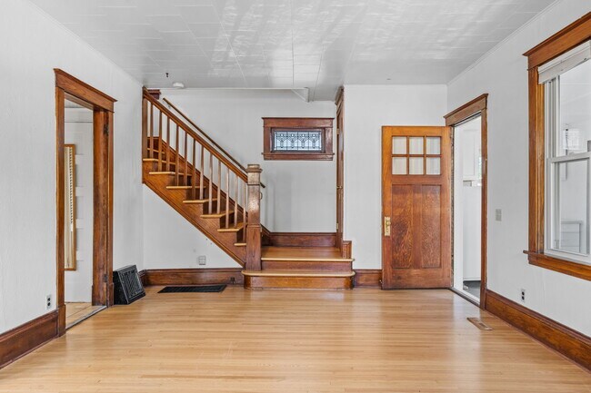 1625 Selby Avenue
