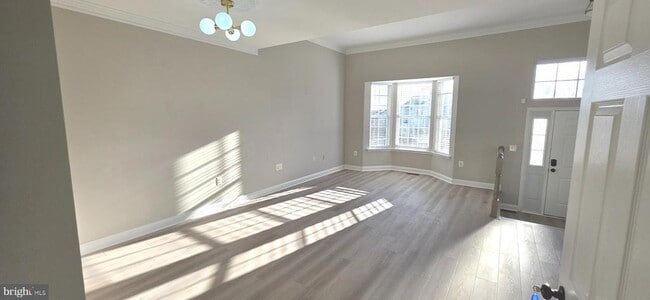 Photo - 676 McLeary Square SE