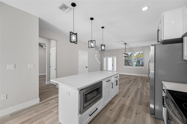 Photo - 6910 Dartmouth Ave N