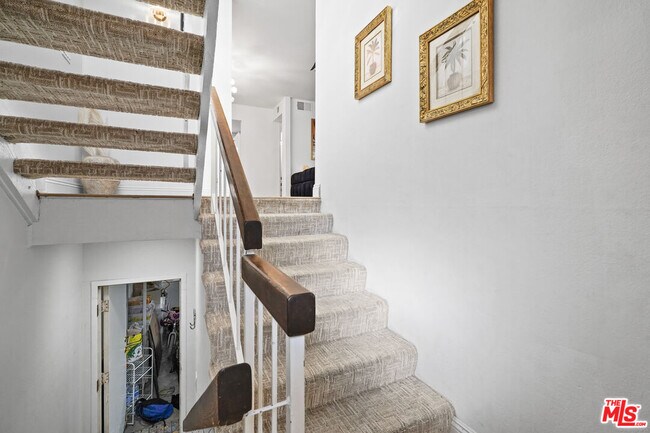 Photo - 5245 Coldwater Canyon Ave