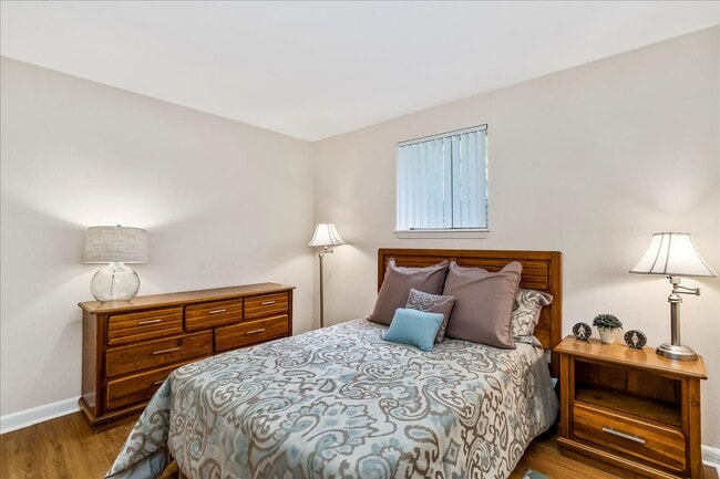 Photo - Whitehouse Manor Apartments