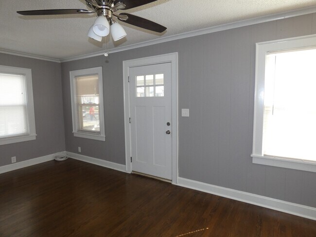 Photo - 814 E 23rd Ave