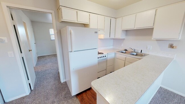 Building Photo - Eastside Apartment Evansville Unit 4991 Fairmont