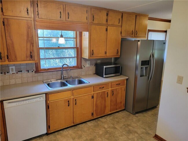 Photo - 3009 Caldwell Rd NE