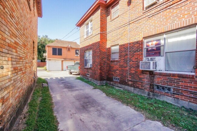 Photo - 4320-4322 Jack St