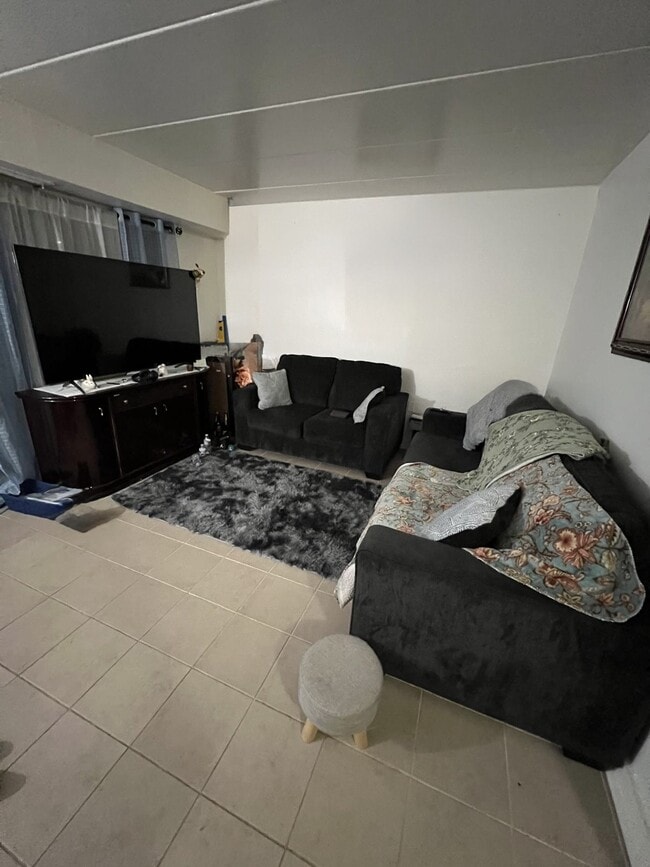 Photo - 3306 Hewitt Ave Unit 3-1-A