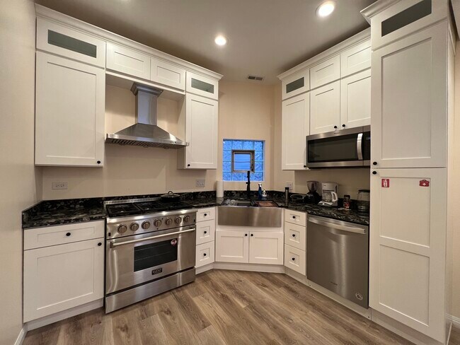 Photo - 3254 S Emerald Ave Apartments Unit FL 1