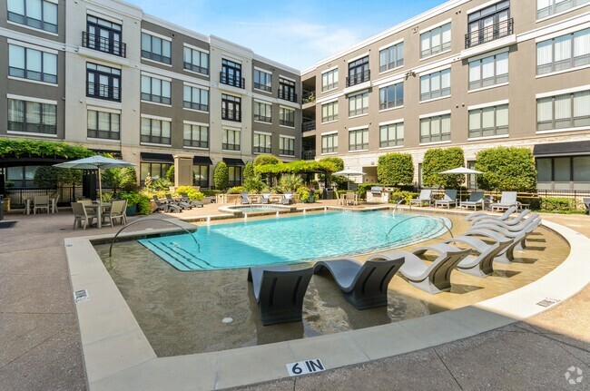 Building Photo - Shoreline on Lake Carolyn Rental