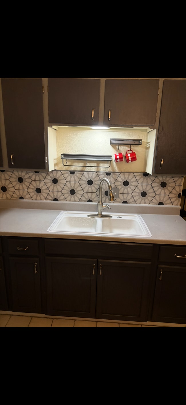 115 Virginia Ave Unit small studio back house