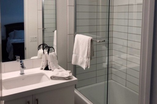 Photo - 10736 Bloomfield St