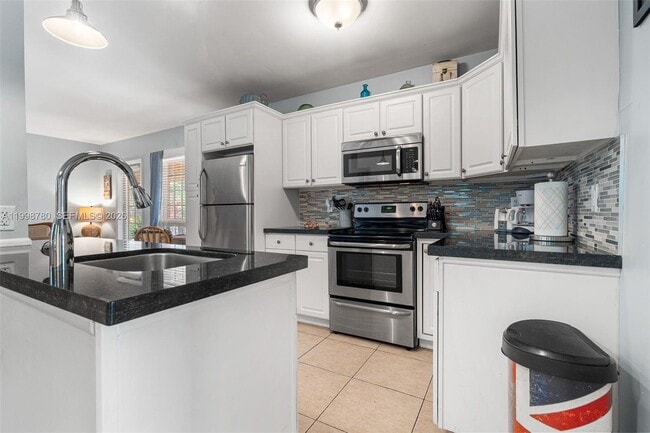 Photo - 2033 NE 33rd Ave Unit 2