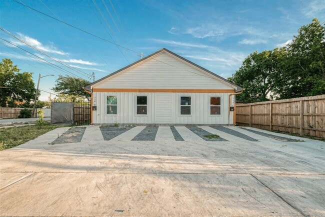 Photo - 336 De Haven St