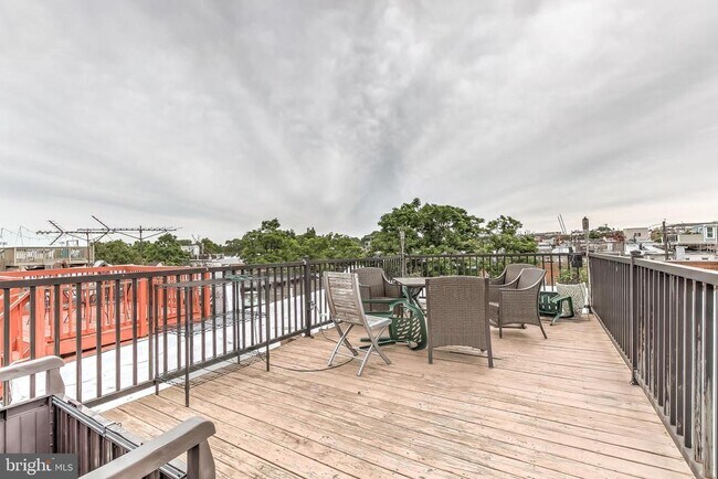522 S Lakewood Ave