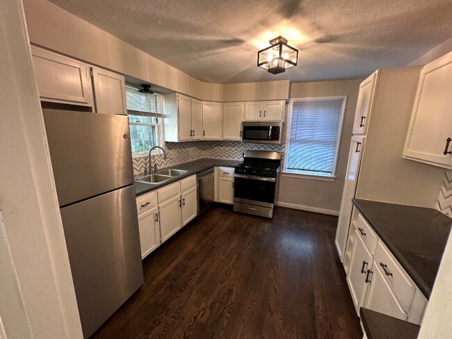 Photo - 2649 Melvin Ave