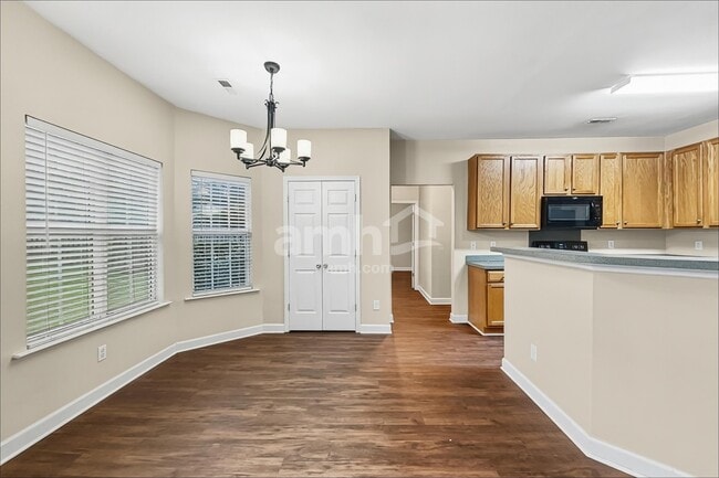 202 Curico Ln