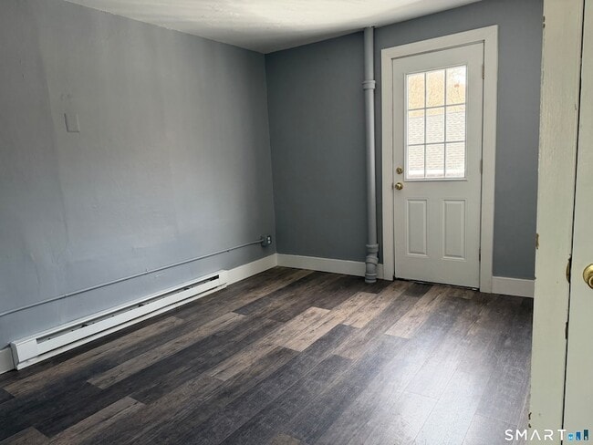 Photo - 139 N Main St