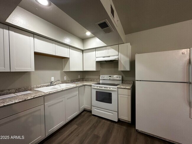 Photo - 1421 E Fillmore St Unit 4