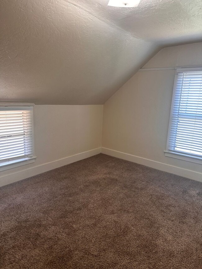 Photo - 4124 E Zeering Rd Unit zeering # b