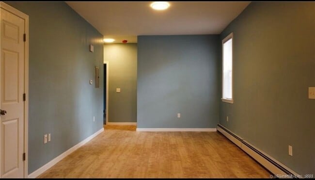 Photo - 33 Center St Unit 2nd Floor