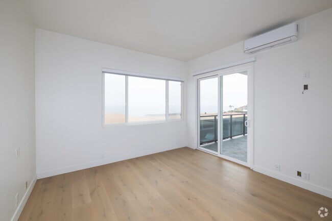 2BR, 2BA - 1,250SF - Primary Bedroom