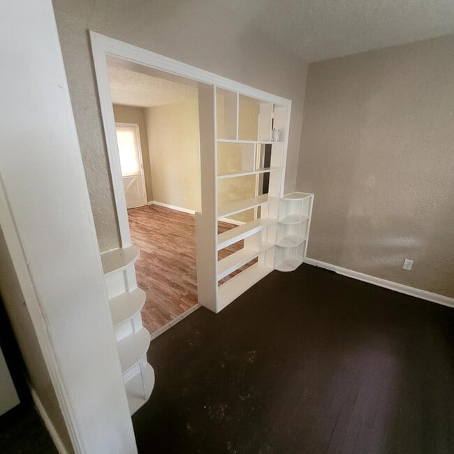 Photo - 8316 Buttercup St