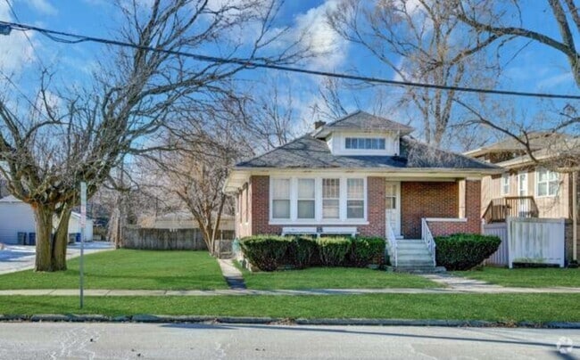 Building Photo - 21510 Maple St Rental