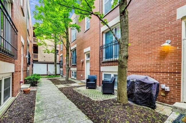Photo - 1449 W Lexington St Unit A