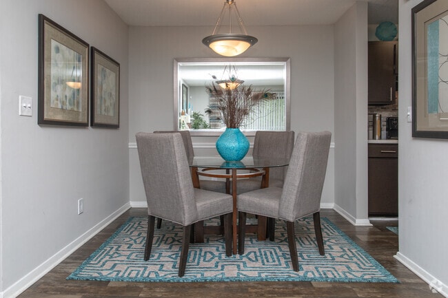 2BR, 1BA - 1024SF - Polo Club Apartments