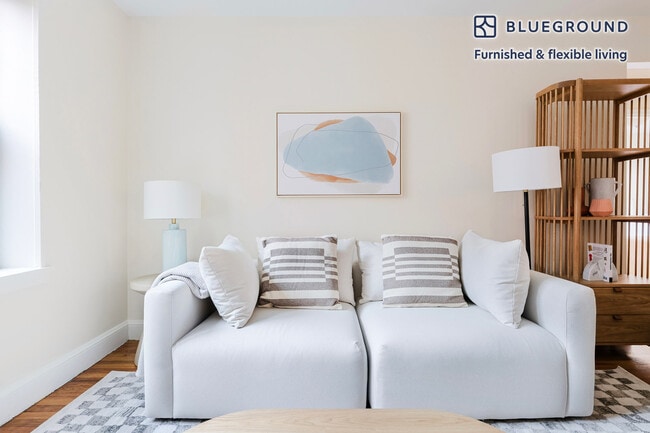 Photo - 266 Harvard St Unidad FL1-ID1273