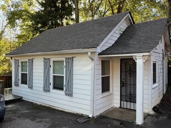 Building Photo - 1147 Unit C
