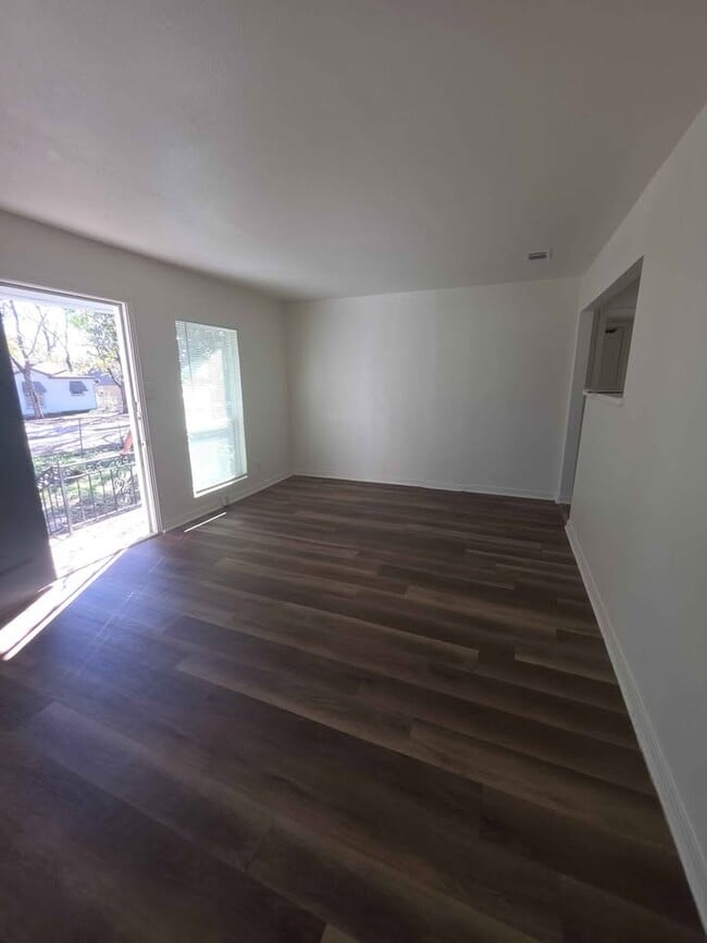 Photo - 3612 Bright St