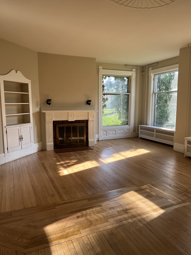 Photo - 716 N Washington St