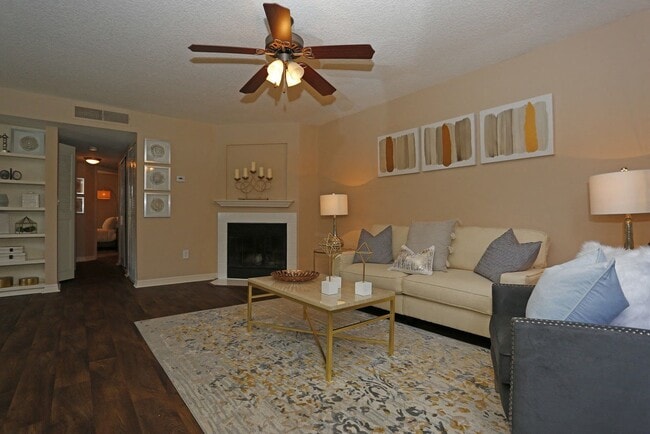 Photo - Stonegate Apartments