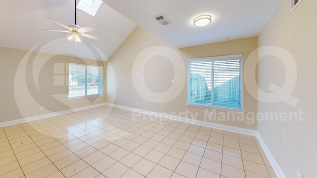 Photo - 3005 Meandering Way