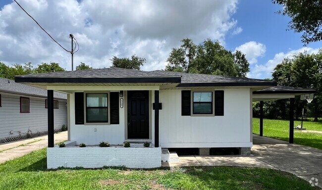 Building Photo - 310 N Bank St Rental