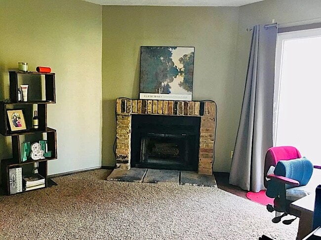 Photo - 1074 Regency Dr