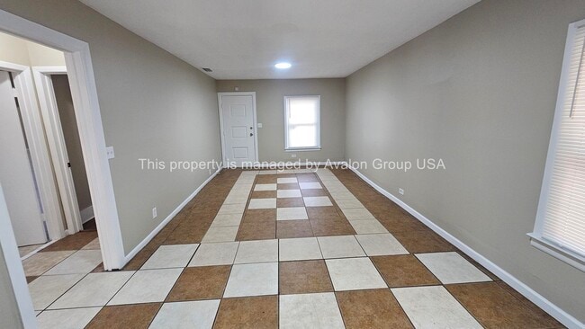 Photo - 873 Melson Ave