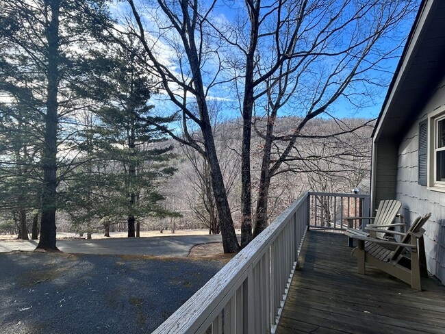 Photo - Cute Garage Apt and Cozy Living with a Front-Deck View