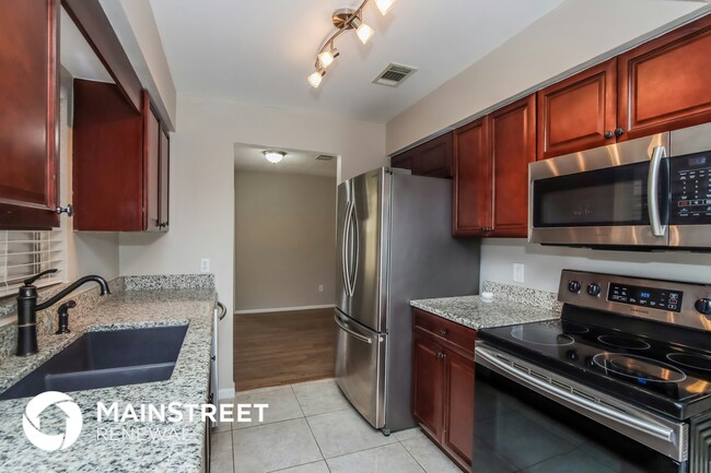 282 E Haven Dr