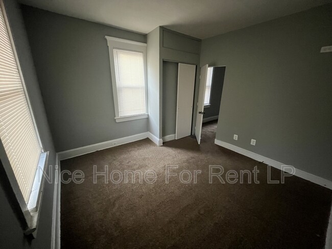 Photo - 606 Bridgeboro St Unidad Apt A