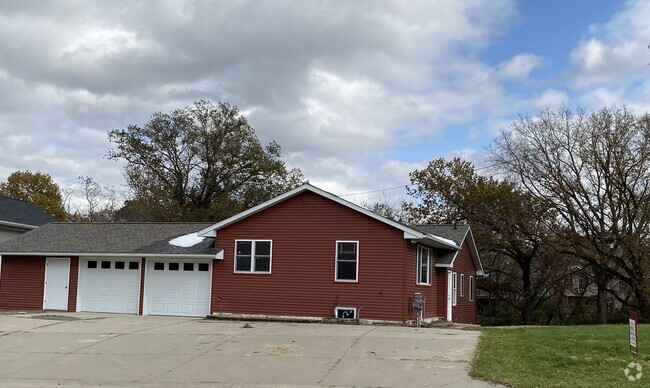 Building Photo - 2255 Oakdale Rd Rental