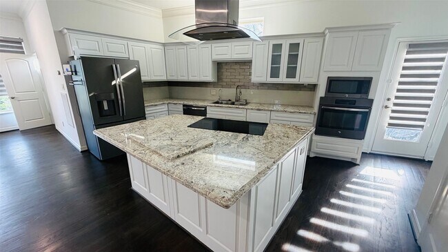 Photo - 150 Carson Ct