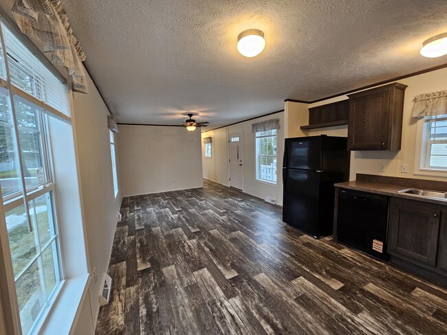 Photo - 708 Maple Dr