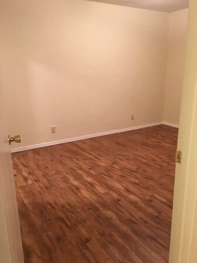 Photo - Buffalo Apartments (Bison Terrace) Unit 102 (103)