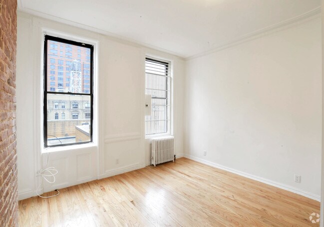 Building Photo - 221 East 32nd Street Rental