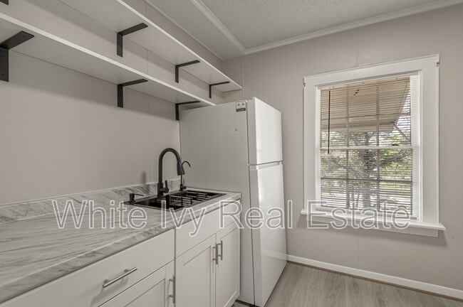 Photo - 811 B Sam Houston Ave Unit B